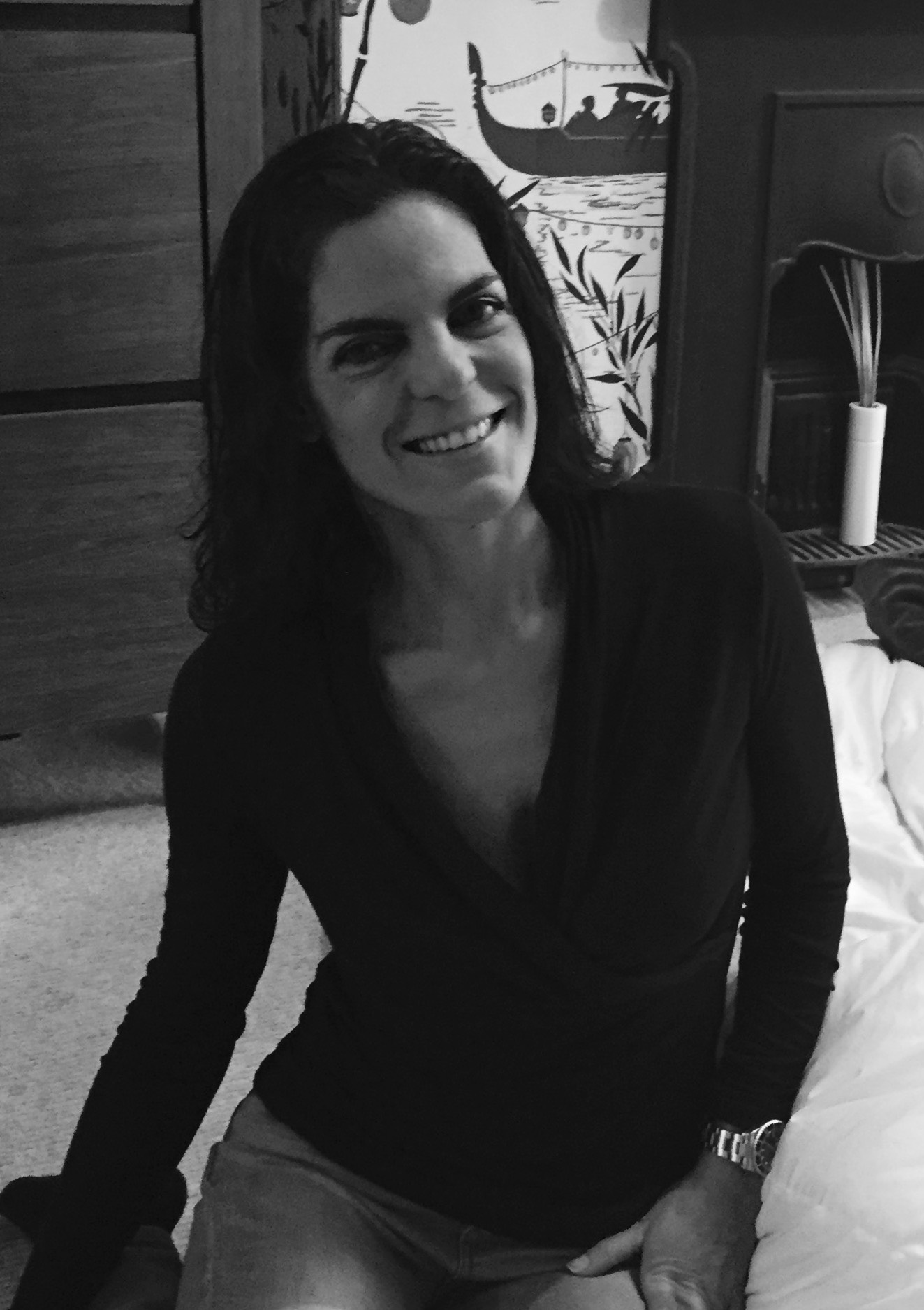 La pratique des asanas purifie le corps de certaines toxines et tensions, ce qui le rend plus naturellement détendu